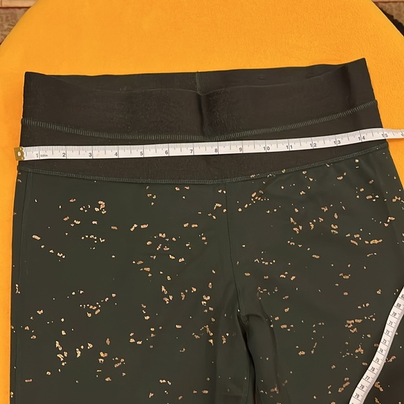 Puma Champion yoga fitness leggings dark green with gold print. Stretchy, size M - Picture 4 of 7